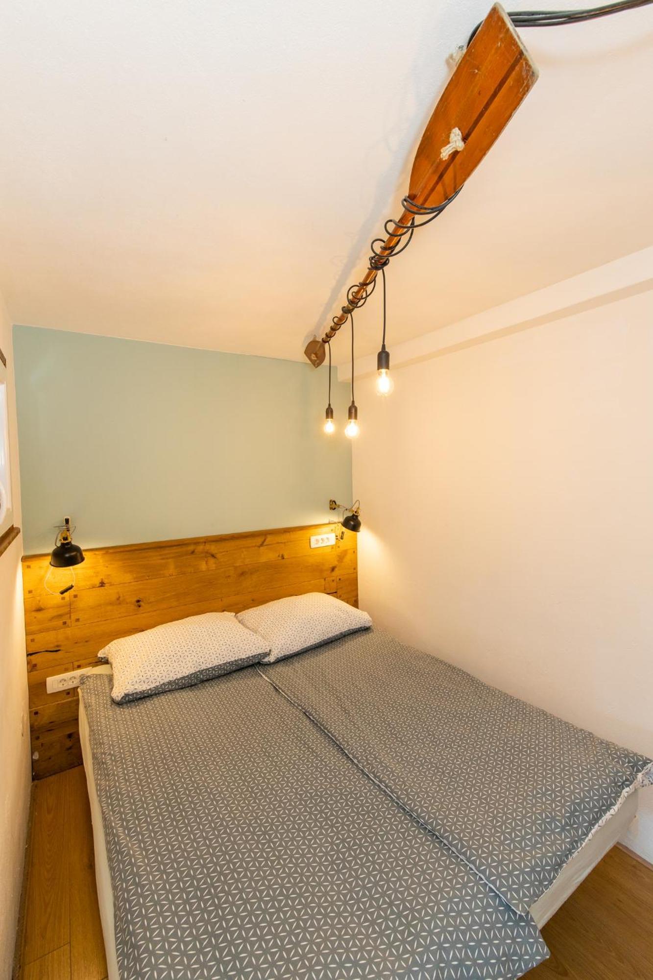 Old Boatman'S House Apartment Bled Room photo