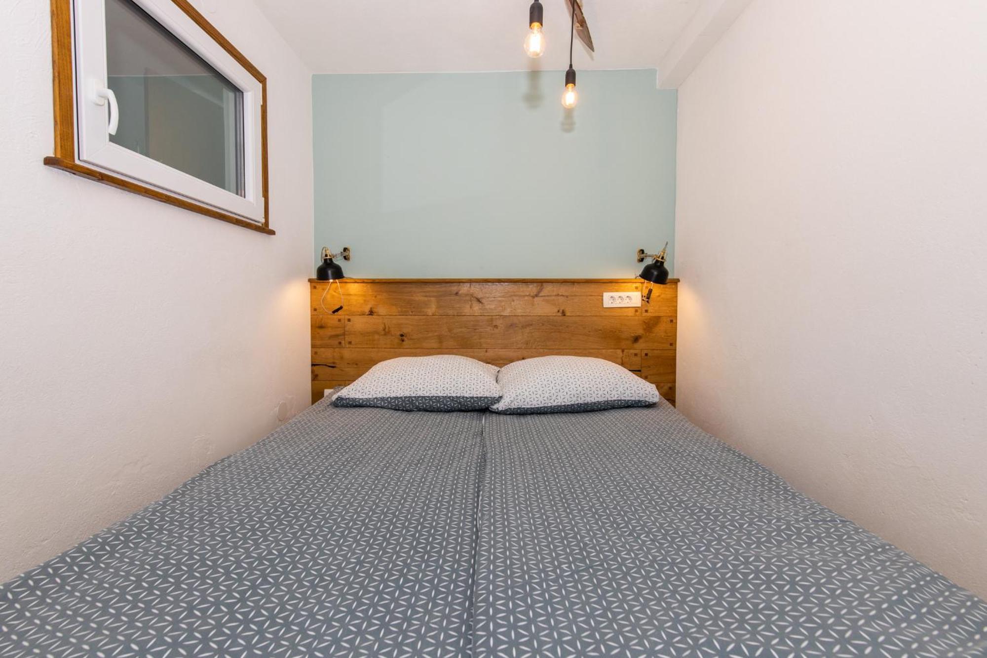 Old Boatman'S House Apartment Bled Room photo